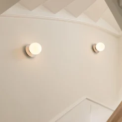 Liila 1 Small Wall Lamp, light silver/opal