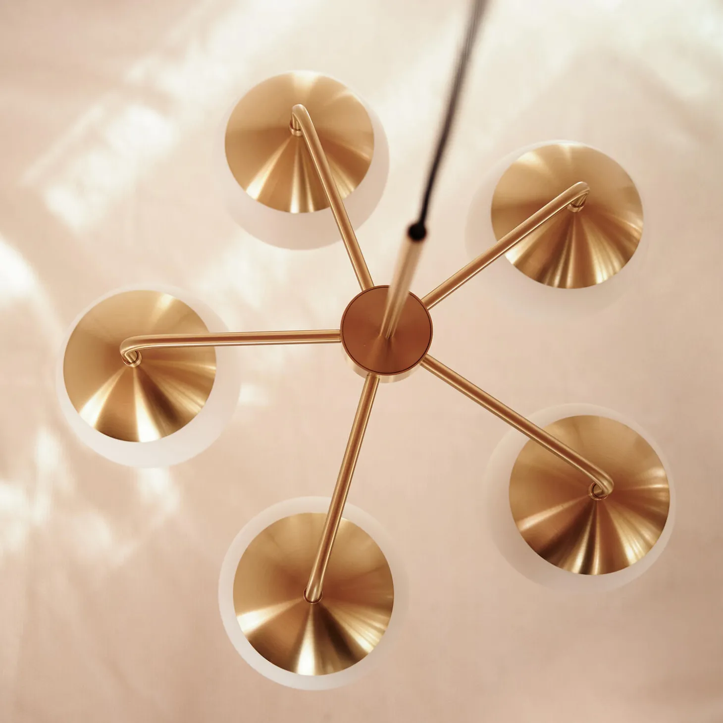 Lord 5 Chandelier, brass/opal