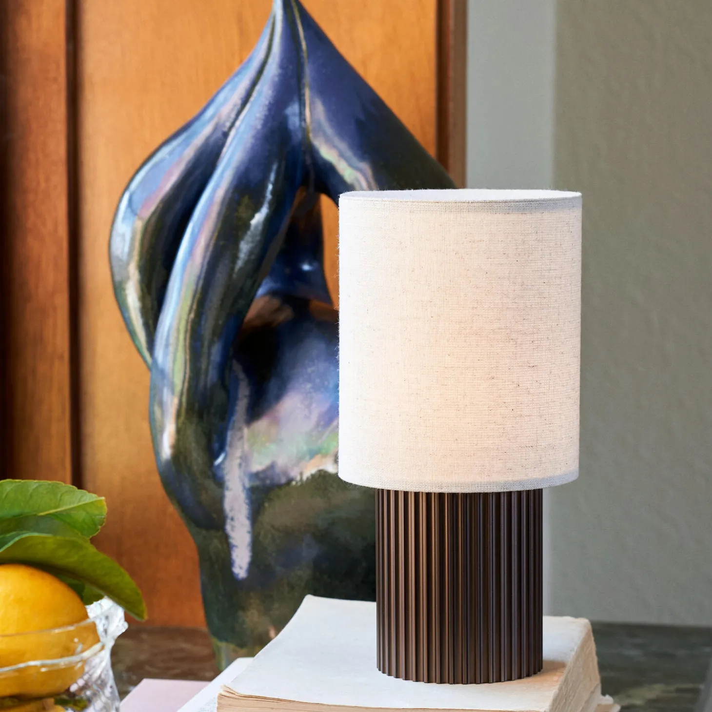 Manhattan SC52 transportabel bordlampe, bronzed brass/kanvas