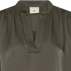 Mersa shirt, posy green