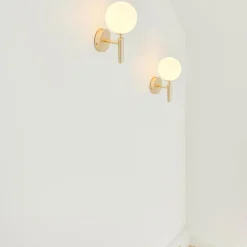 Miira Wall Lamp, brass/opal