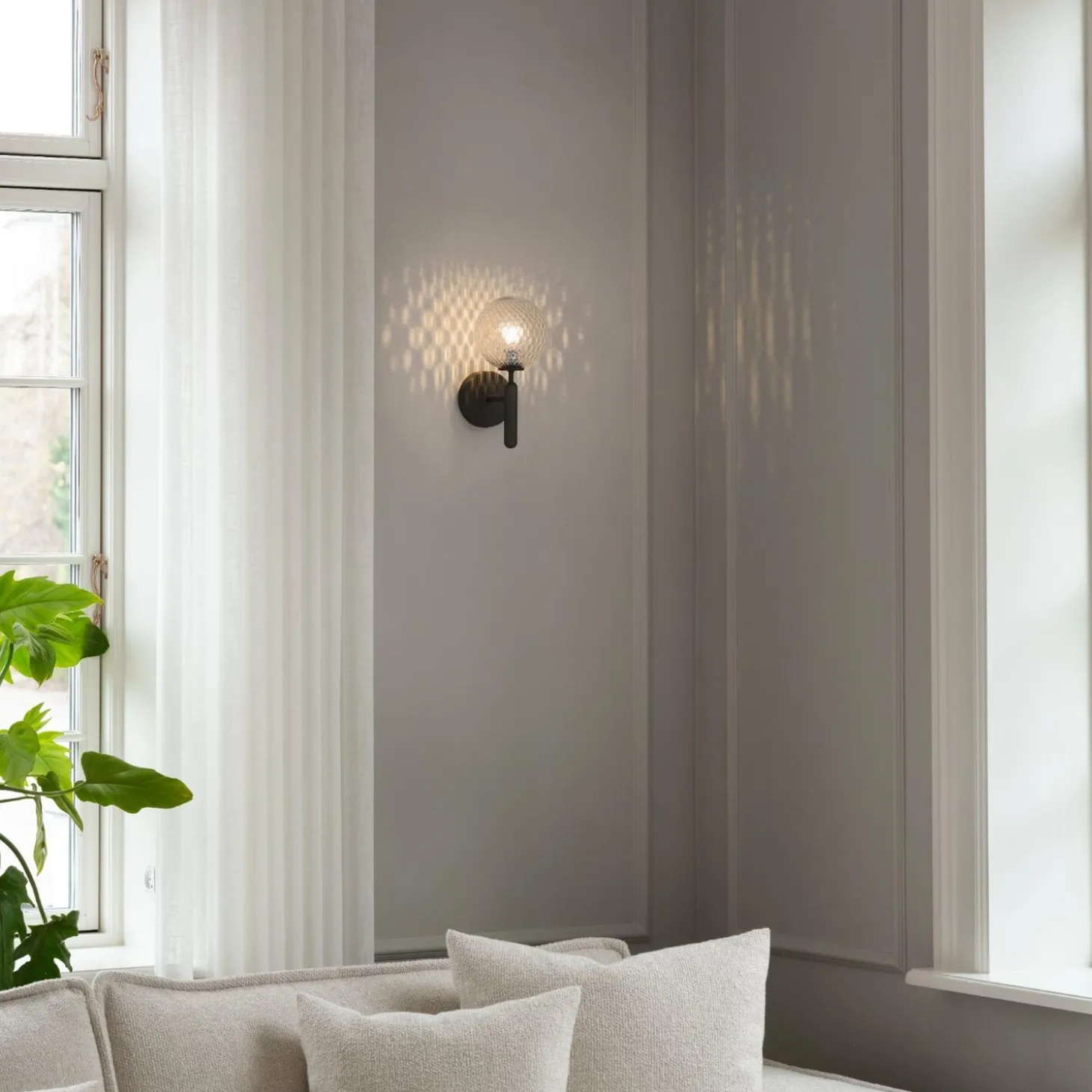 Miira Wall Lamp, rock grey/optic clear