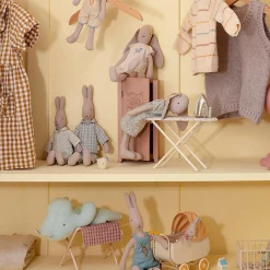 Miniature strygejern og strygebræt