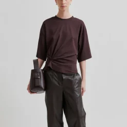 Missouri Tee, chocolate plum