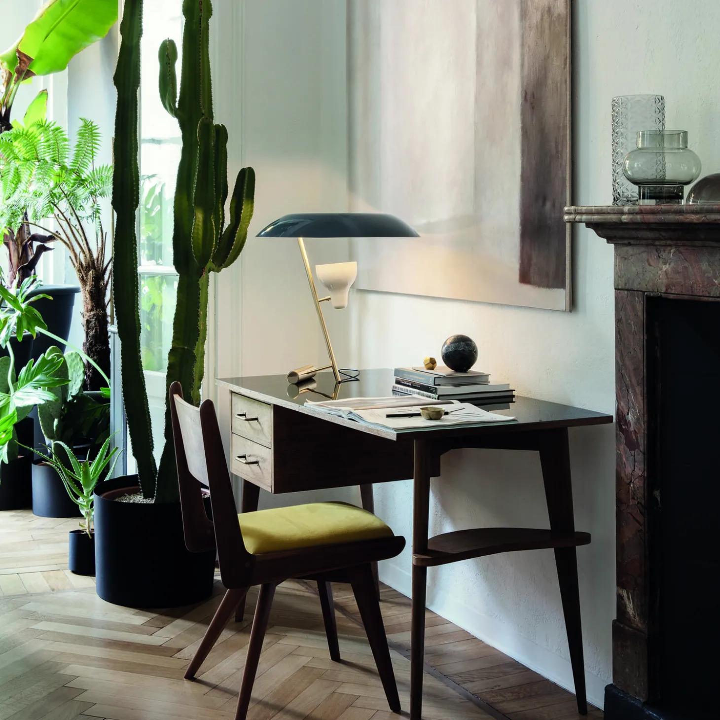 Model 548 Table Lamp, grey/polished brass