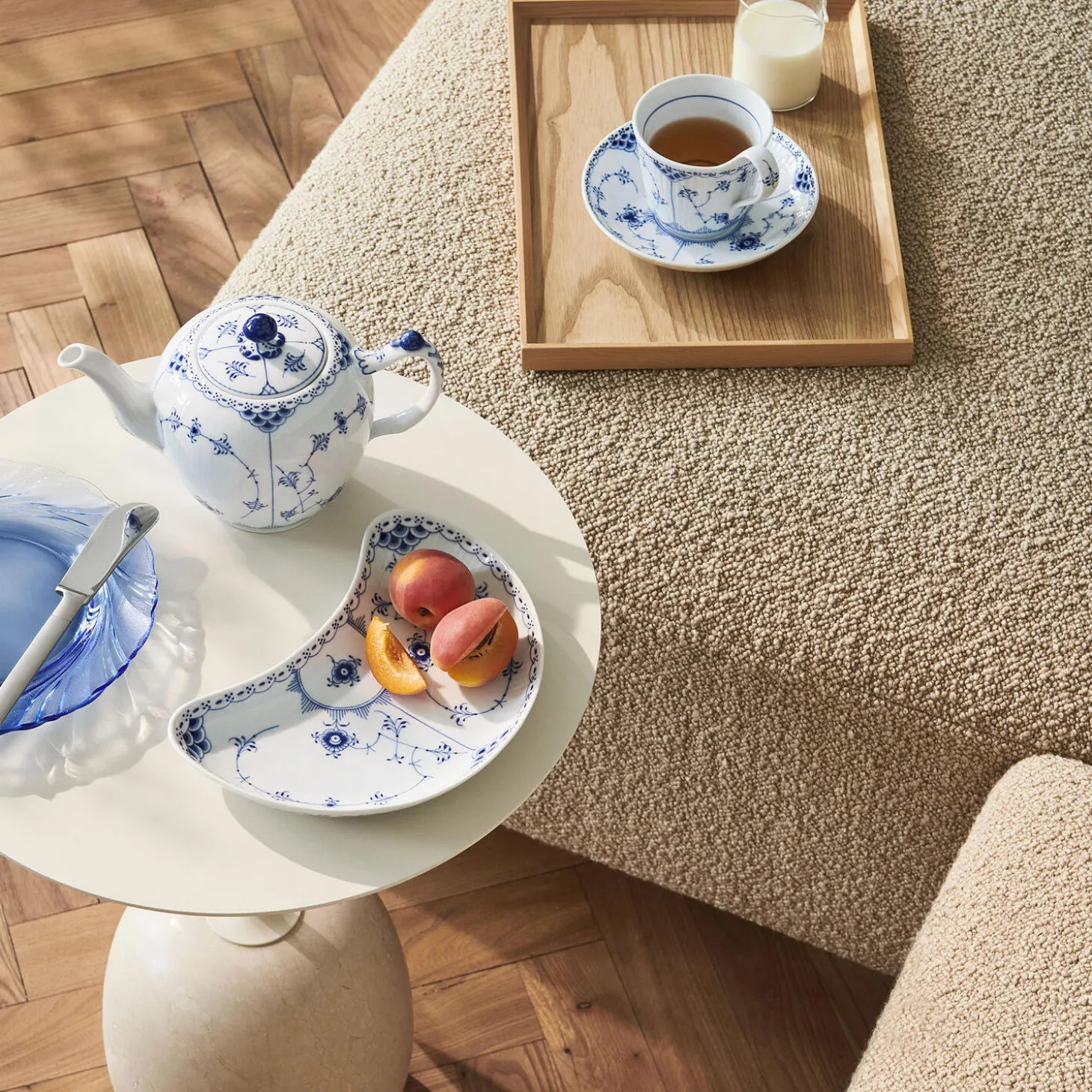 Musselmalet Halvblonde halvmåneformet fad 22 cm