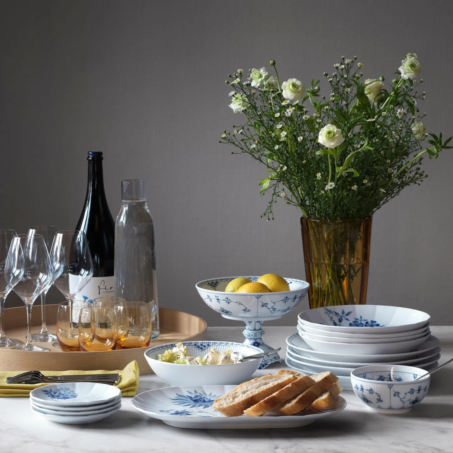 Musselmalet Halvblonde skål på høj fod 15,5 cm