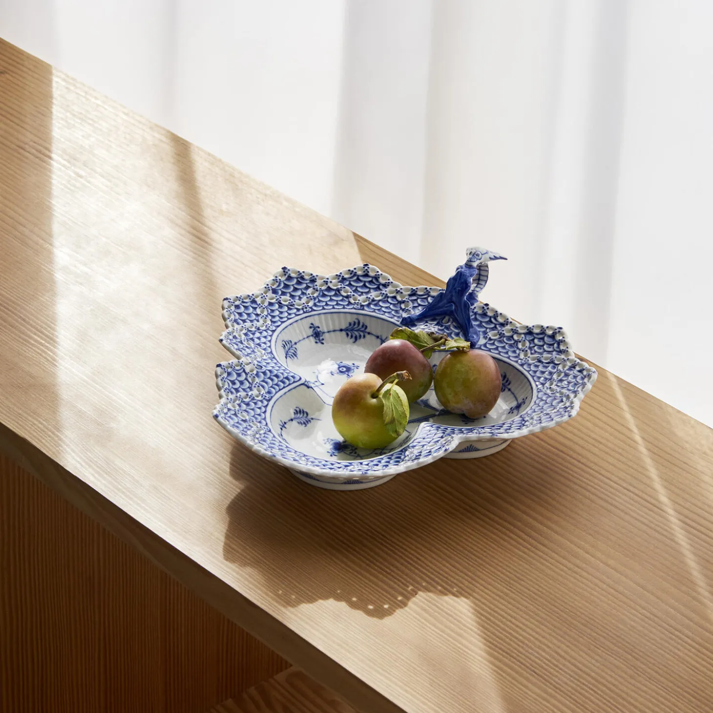 Musselmalet Helblonde asiet 25 cm