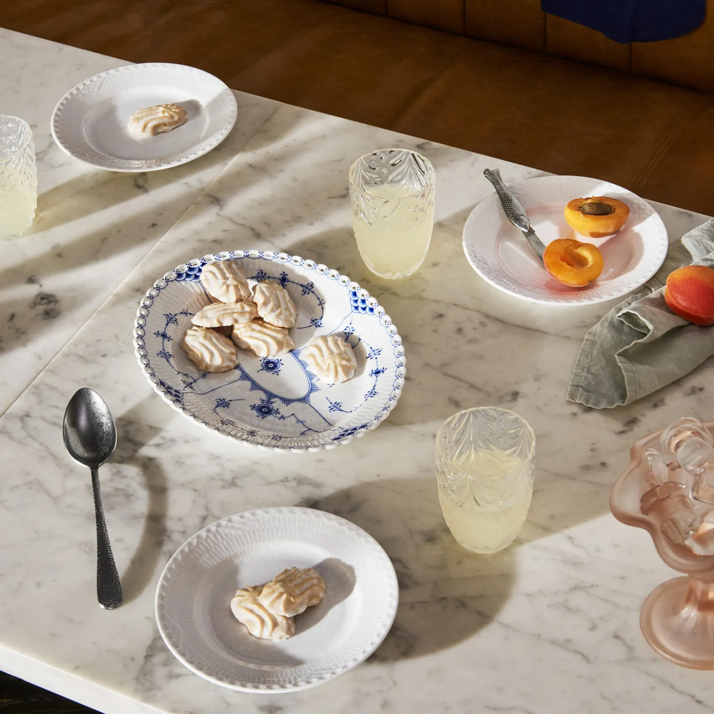 Musselmalet Helblonde fad ovalt