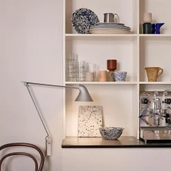 NJP lang væglampe, lysegrå