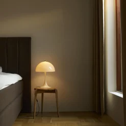 Panthella 320 bordlampe, opal beige