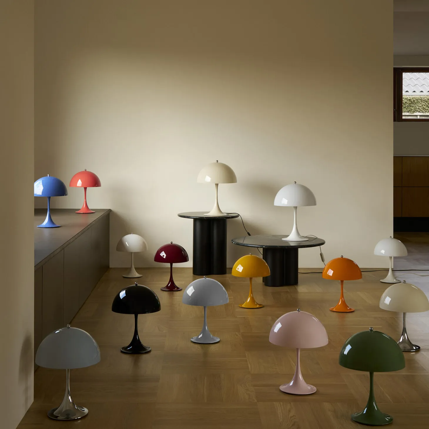 Panthella 250 Portable bordlampe, opaque coral