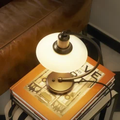 PH 2/2 Luna bordlampe, aged brass/opal glass