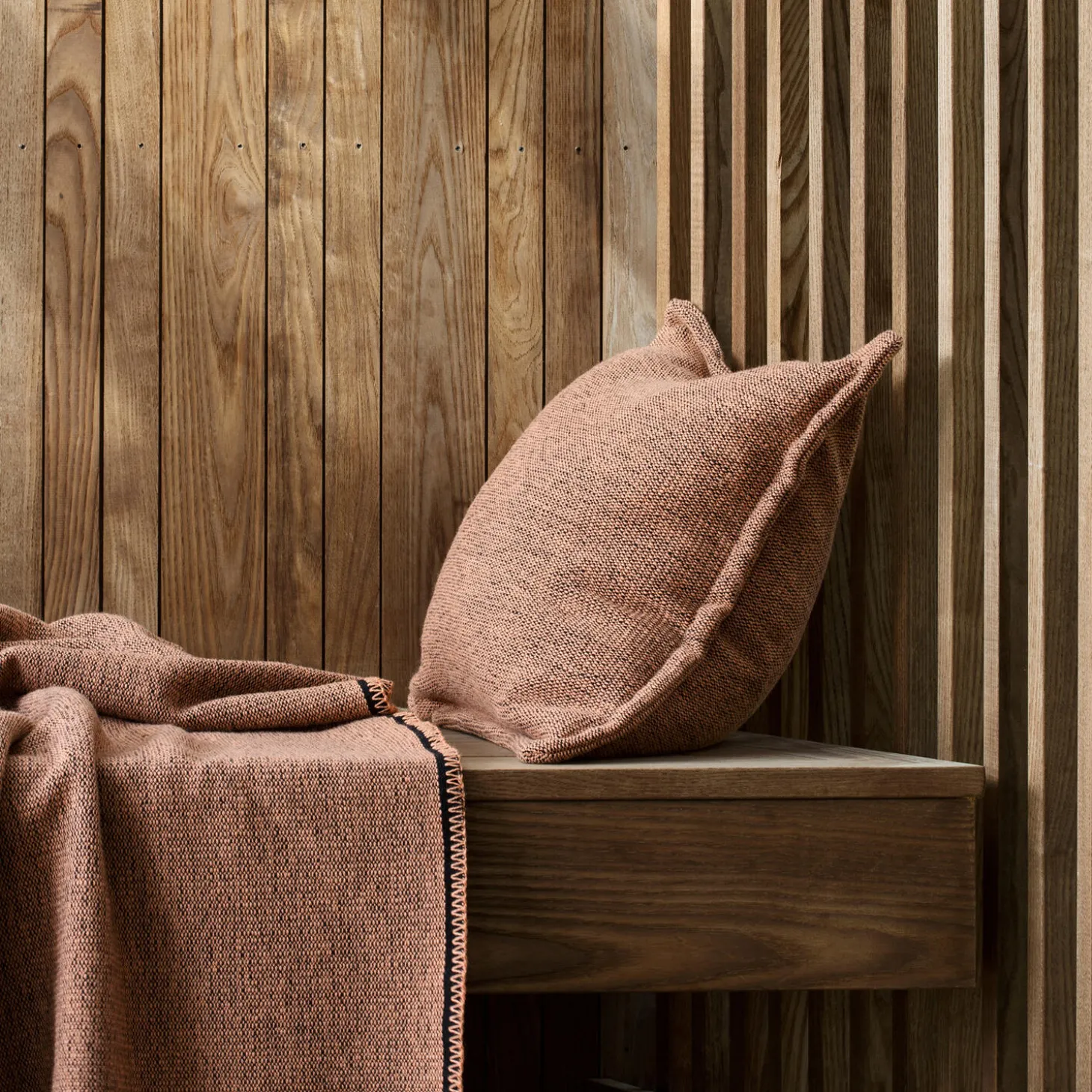 PICNIC Cushion, coral