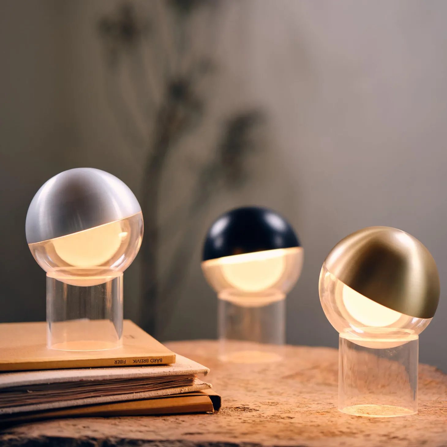 Pila Portable Table Lamp, solid brass