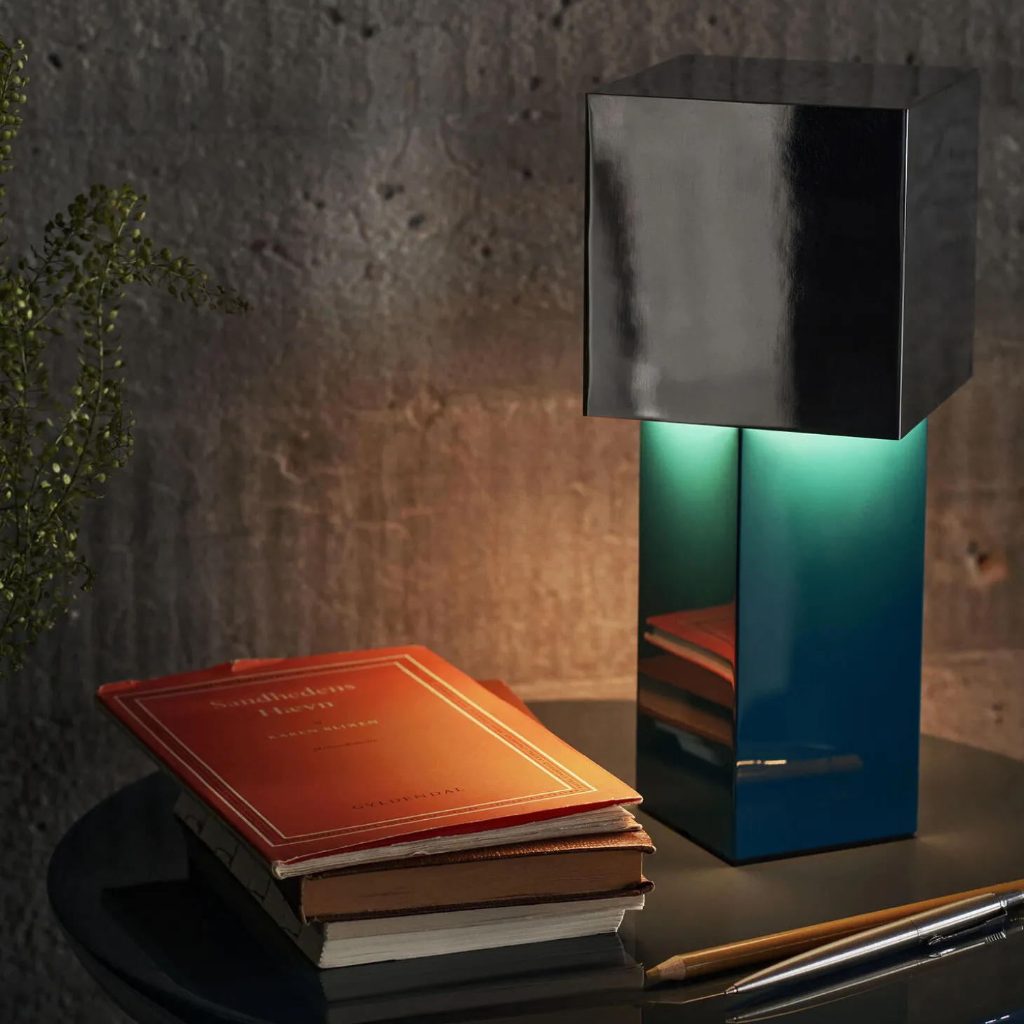 Pivot ATD7 portable bordlampe, blue silver