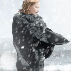 Pleece Jacket, black