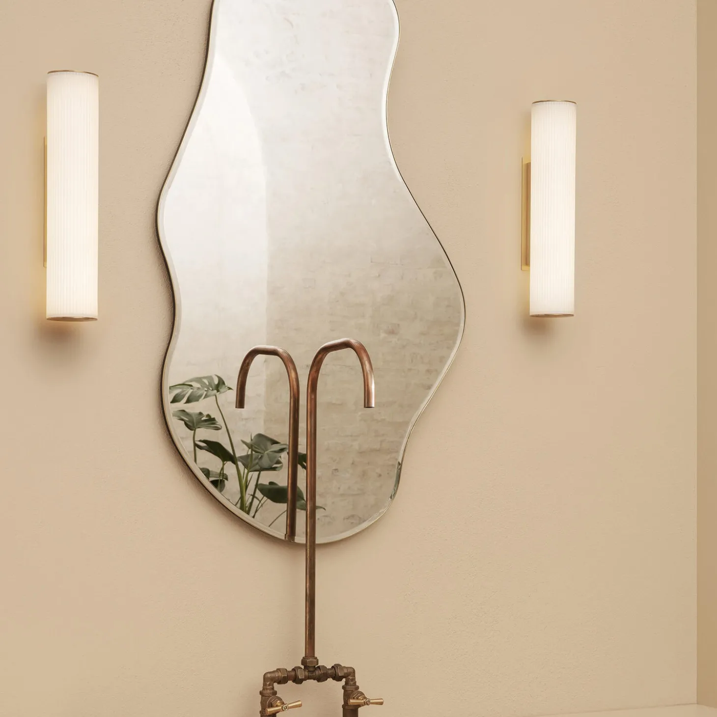 Pond Mirror Large, brass