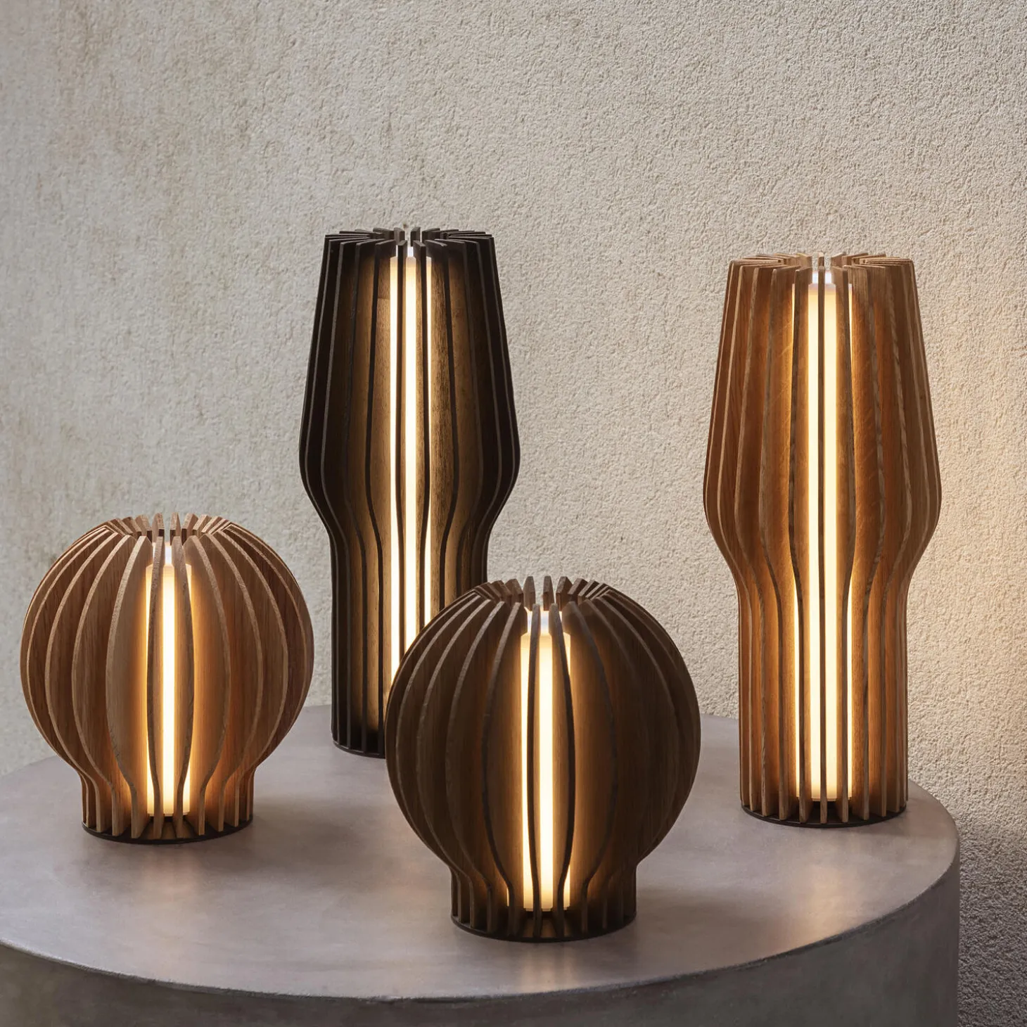 Radiant rund LED lampe, smoked oak