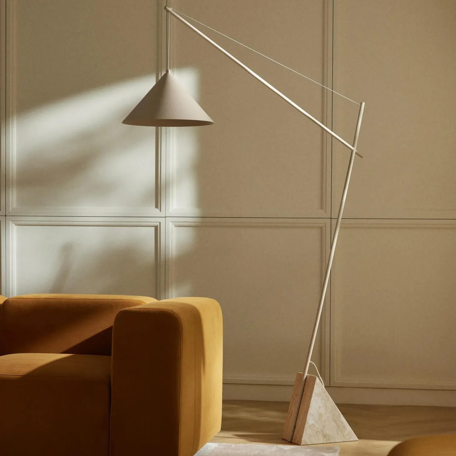 Reyna læselampe, lys beige