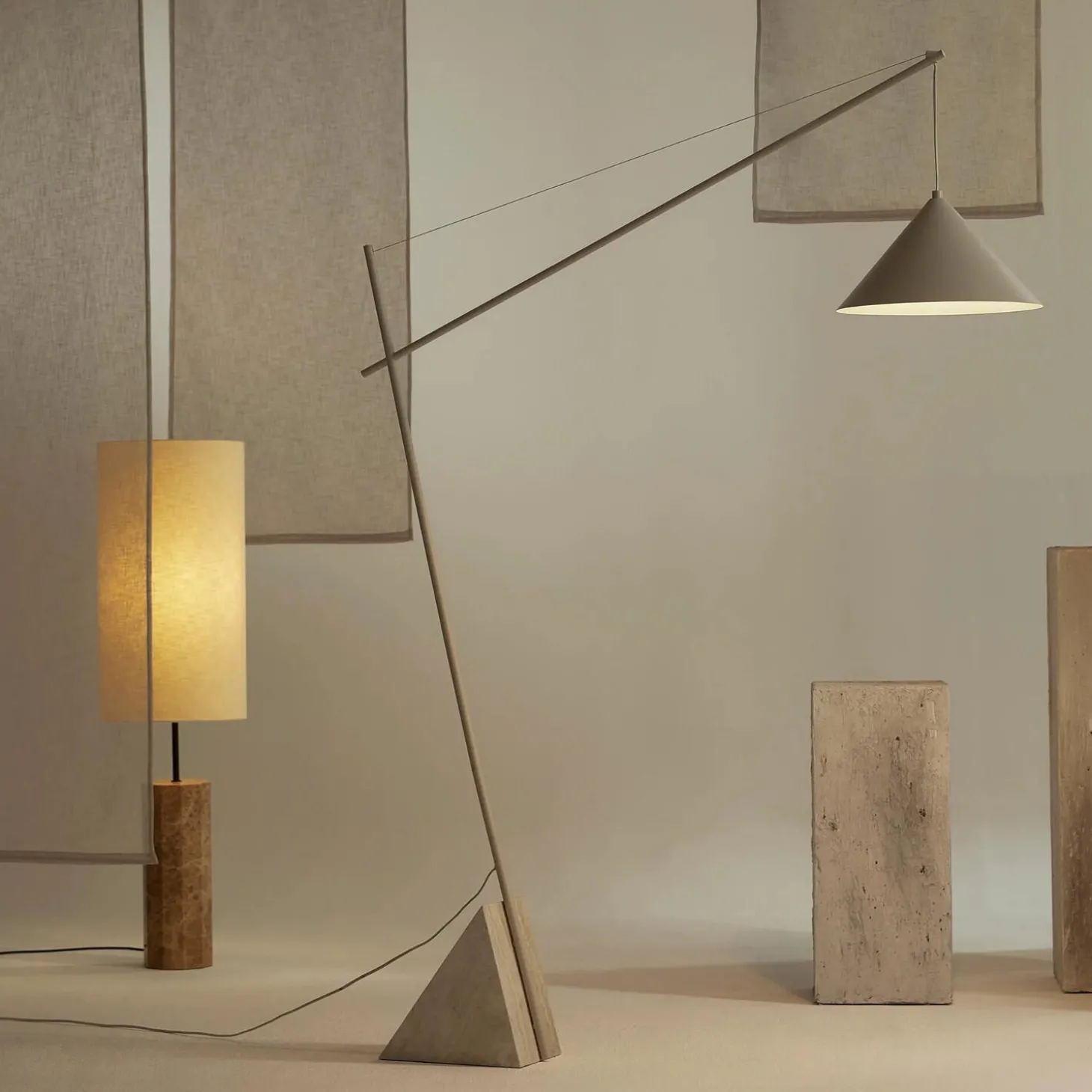 Reyna læselampe, lys beige