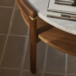 RF1905 Sideways sofabord, olieret valnød/Carrara marmor