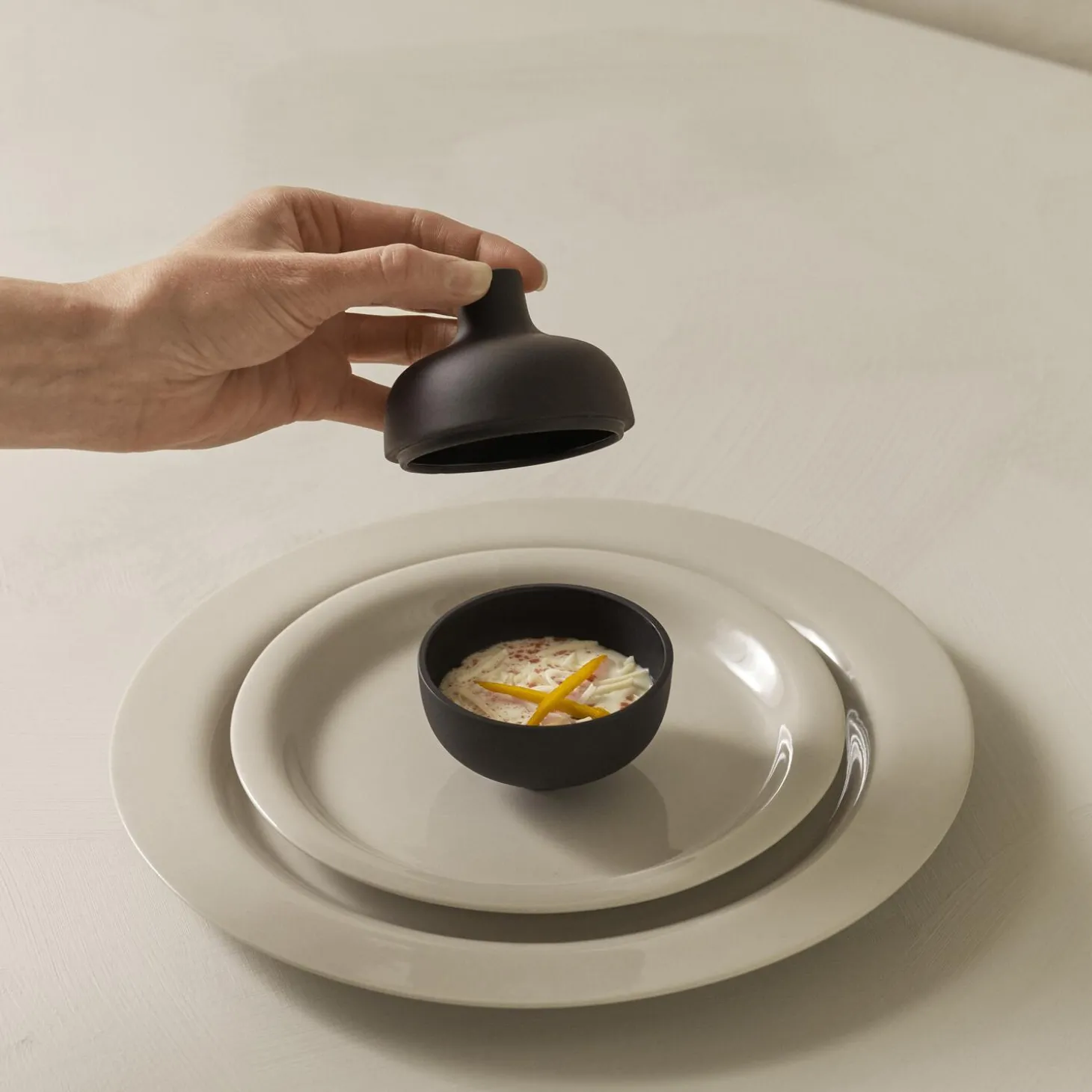 Sand Secrets Small Bowl, black clay