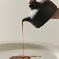 Sand Secrets Soy Pot, black clay