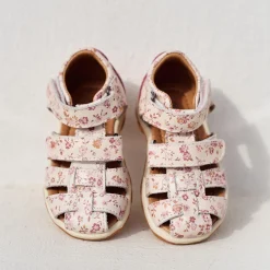 Sandal Frei, 2475 rose flowers