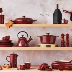 Signature stegepande med træhåndtag Ø 28 cm, garnet