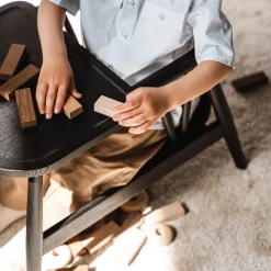 Smilla toddlerstol, sortlakeret eg