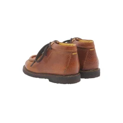 Snøresko med kontraststikninger, cognac