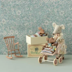 Sovende/vågen babymus i tændstikæske, blå