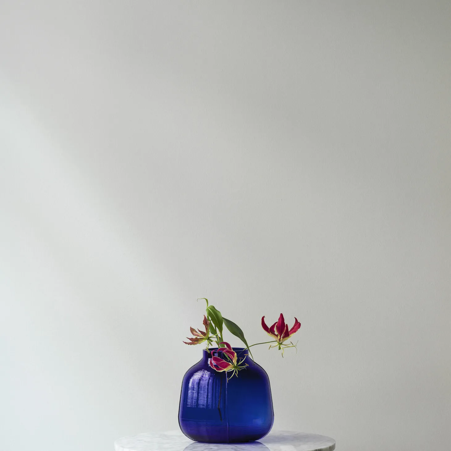 Step vase, blue