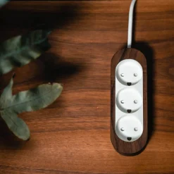 Stikdåse, olieret valnød/hvid