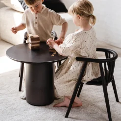 Storm børnestol, sortlakeret eg