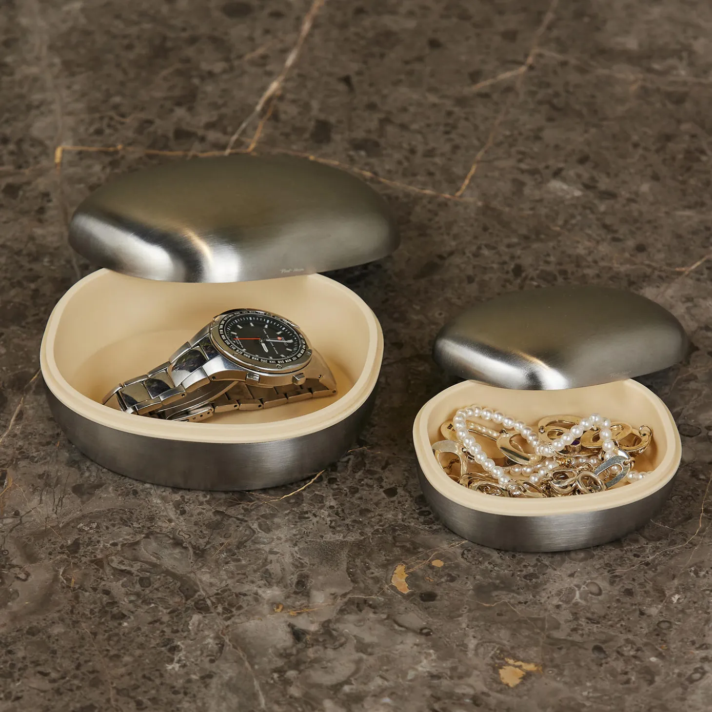 Superellipse Smykkeskrin Stor, børstet stål