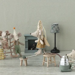 Trillinger babymus i tændstikæske