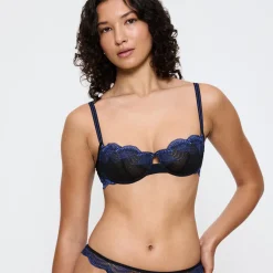 Triumph Comfort Glam WH, black