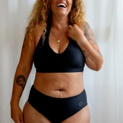 Ubud højtaljet bikinitrusse, nero