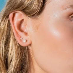 VENUS DOT MINI ØRERINGE, forgyldt/hvid