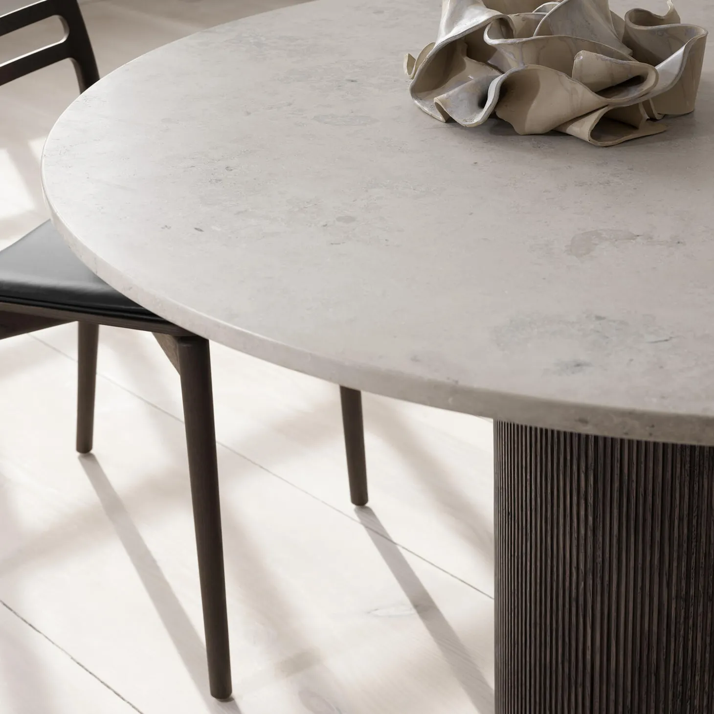 VIPP494 Cabin Round Table, jura grau blau/dark oak