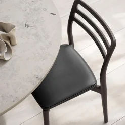 VIPP481 Cabin stol, mørk eg/sort