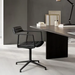 VIPP452 drejestol med gulvglidere, sort/sort