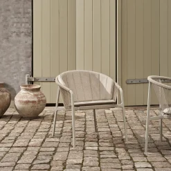 VIPP712 Lagrasse Lounge Chair, light grey