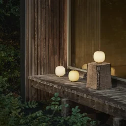 VL45 Radiohus Portable lampe, pale yellow