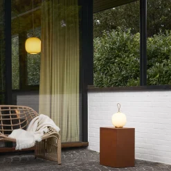 VL45 Radiohus Portable lampe, opal white