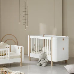 Wood Mini+ tremmeseng inkl. junior kit 68x122/162 cm, hvid/eg