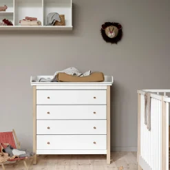 Wood puslekommode 4 skuffer, hvid/eg