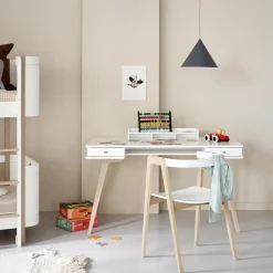 Wood skrivebord 66 cm & armstol sæt, hvid/eg